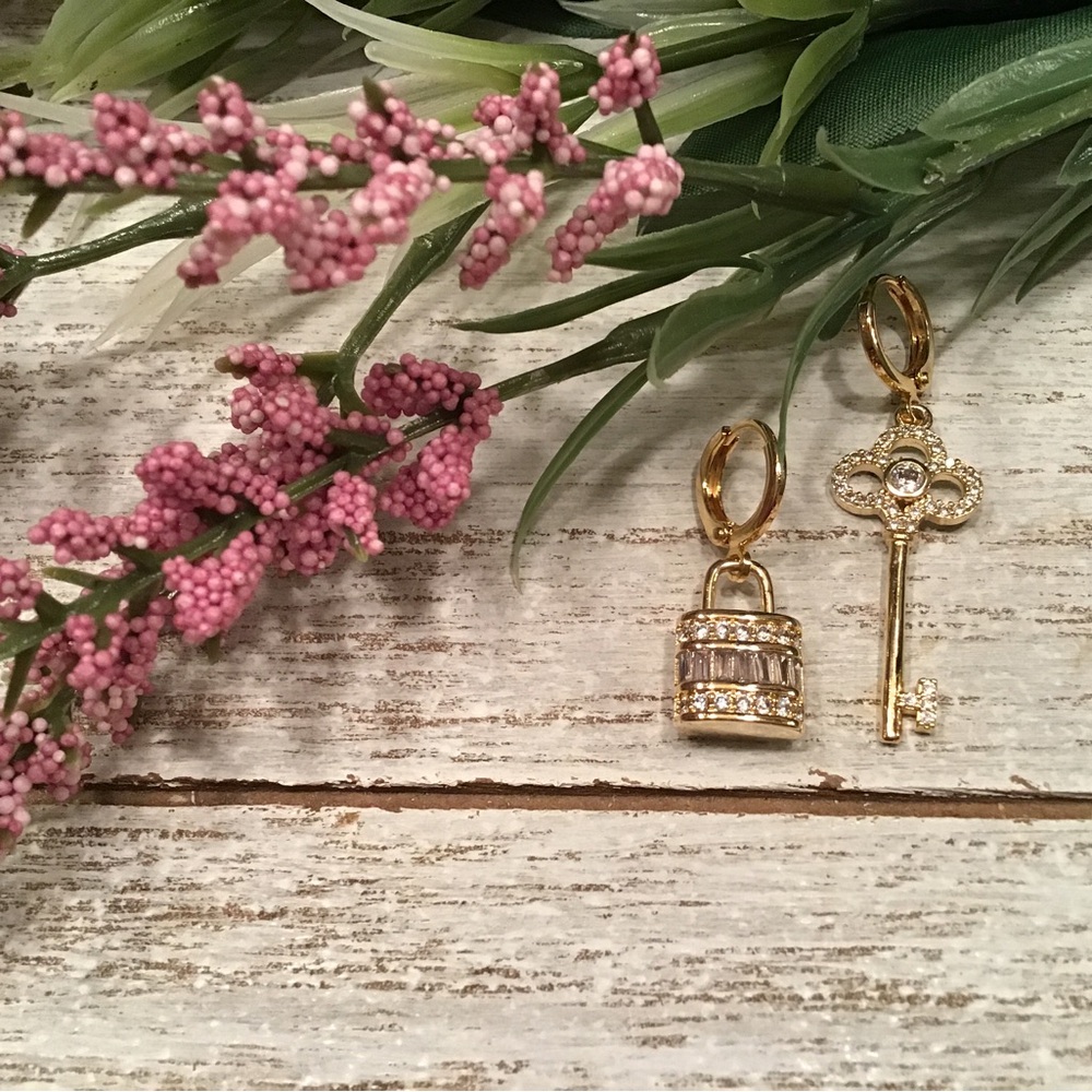 Key and Lock Earrings 🎱[2/$36.00]🎱